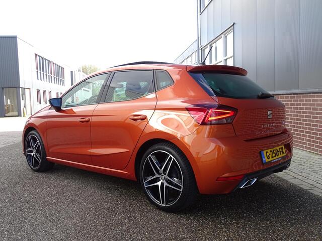 Seat IBIZA 1.0 TSI FR Business Intense FR-UITVOERING | PANORAMADAK | LED PAKKET | NAVIGATIE | VIRTUAL DISPLAY | PARKEERSENSOREN | CRUISE CONTROL | DAB RADIO |