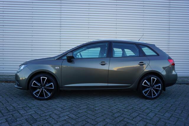 Seat IBIZA ST 1.0 EcoTSI Style Connect Airco / Navi / Cruise / Parkeersens. / Carplay / Trekhaak / Lm velgen / NAP