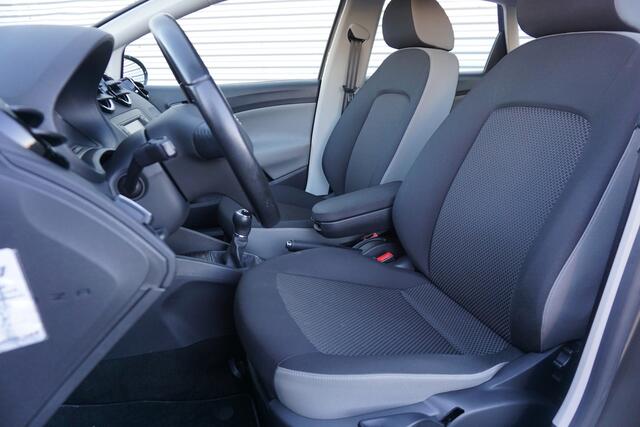 Seat IBIZA ST 1.0 EcoTSI Style Connect Airco / Navi / Cruise / Parkeersens. / Carplay / Trekhaak / Lm velgen / NAP