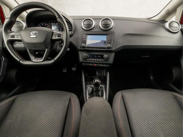 Seat IBIZA 1.0 TSI FR Sport (APPLE CARPLAY, NAVIGATIE, CLIMATE, STOELVERWARMING, SPORTSTOELEN, GETINT GLAS, LM VELGEN, XENON, CRUISE, NIEUWSTAAT)