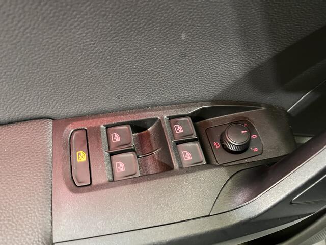 Seat IBIZA 1.0 TSI FR Black Edition / AUTOMAAT/ LED/ KEYLESS/ ADAPT. CRUISE/ ALCANTARA/ DIGITAL DASH/ FULL LINK/ PARK. SENSOREN + CAMERA/ RIJ-MODI/ CLIMA/ STOEL VERWARM.