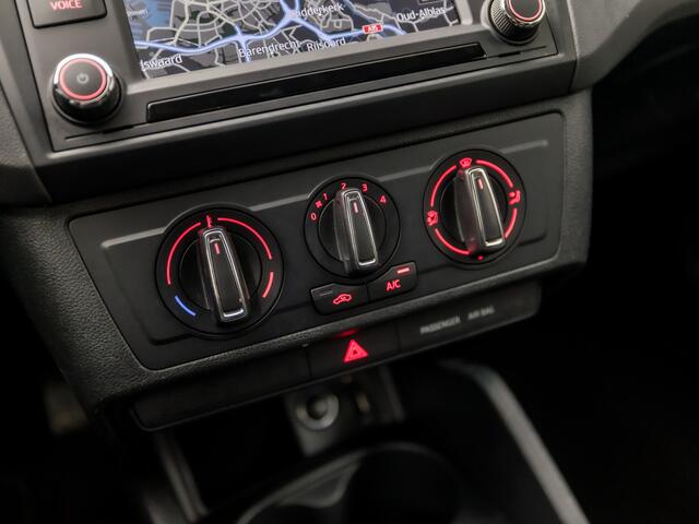 Seat IBIZA 1.0 EcoTSI Sport (APPLE CARPLAY, NAVIGATIE, CRUISE, SPORTSTOELEN, LM VELGEN, PARKEERSENSOREN, NIEUWE APK, NIEUWSTAAT)