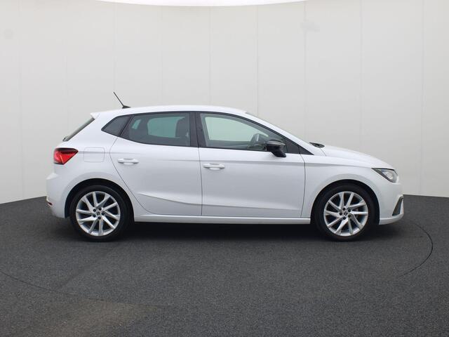 Seat IBIZA 1.0TSI/95PK FR · Navigatie · Apple Car Play · Parkeersensoren · Garantie tot mei 2028 of 80000km.