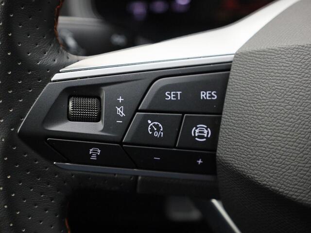 Seat IBIZA 1.0TSI/95PK FR · Navigatie · Apple Car Play · Parkeersensoren · Garantie tot mei 2028 of 80000km.