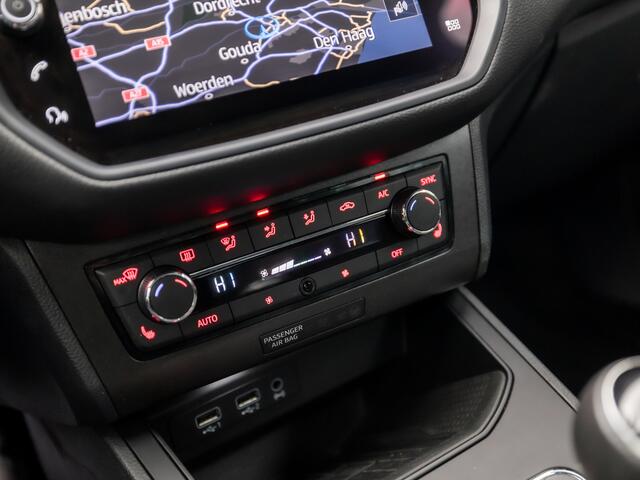 Seat IBIZA 1.0 TSI Xcellence Sport (APPLE CARPLAY, GROOT NAVI, CLIMATE, BEATS AUDIO, CAMERA, LEDER/ALCANTARA, STOELVERWARMING, SPORTSTOELEN, KEYLESS, ZWART HEMEL, GETINT GLAS, CRUISE, NIEUWSTAAT)