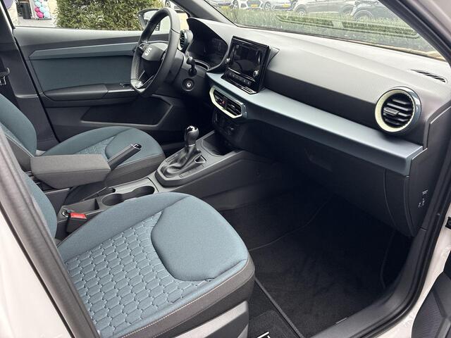 Seat IBIZA 1.0 EcoTSI Style 95PK l Draadloos telefoonlader l 16" Lichtmetalen velgen