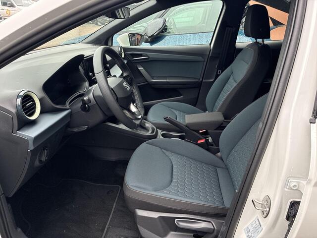 Seat IBIZA 1.0 EcoTSI Style 95PK l Draadloos telefoonlader l 16" Lichtmetalen velgen