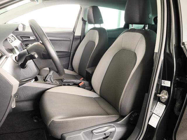 Seat IBIZA 1.0 TSI Style Business Intense 95 pk | Navigatie | Parkeersensoren | Achteruitrijcamera | Apple Carplay/Android Auto |