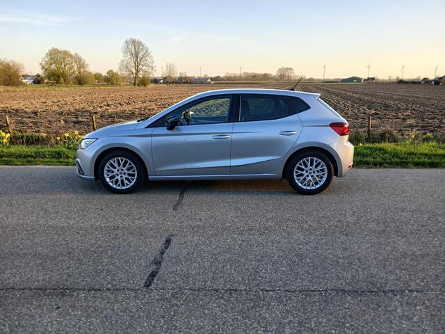 Seat IBIZA 1.0 TSI (110pk) FR Business Intense + Camera + Navigatie etc.