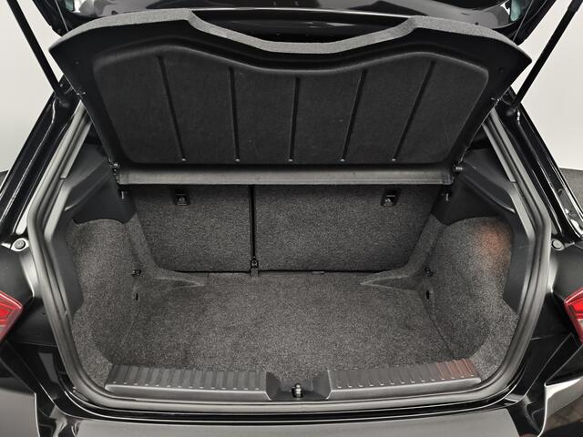 Seat IBIZA 1.0 EcoTSI FR Business Connect 18 inch Black line | Winterpakket | Leer-Alcantara | ECC | Apple-Android | Zeer complete uitvoering | Nw prijs 35.120,-