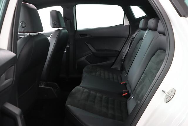 Seat IBIZA 1.0 TSI FR Business Intense | Pano | Virtual Cockpit | Stoelverwarming | Carplay | Navi | Cruise| Camera | PDC | Full Led | 1/2 leder & alcantara