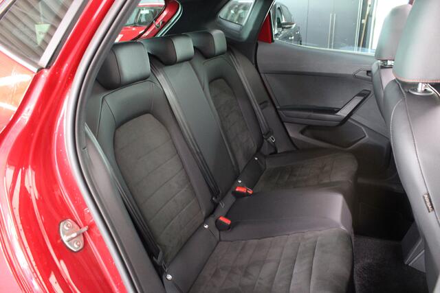 Seat IBIZA 1.0 EcoTSI FR Business Connect Elektrisch glazen schuif-/kanteldak / Beats Audio / Full Led / Stoelverwarming /