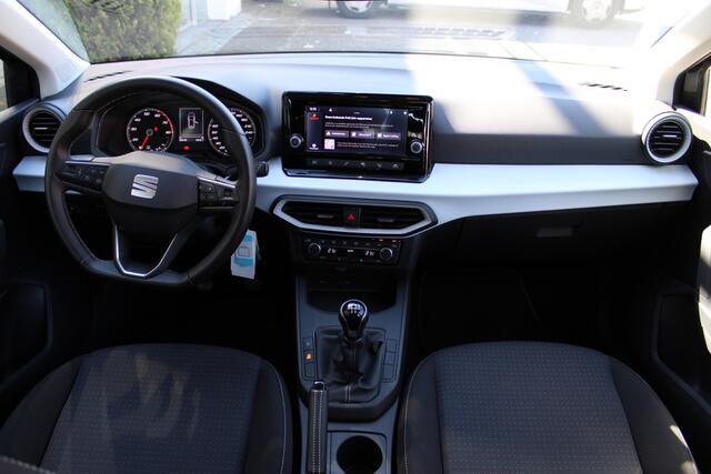 Seat IBIZA 1.0 EcoTSI 95pk Style / Navigatie by APP / Parkeersensoren A / LED / LM velgen 15 inch P4