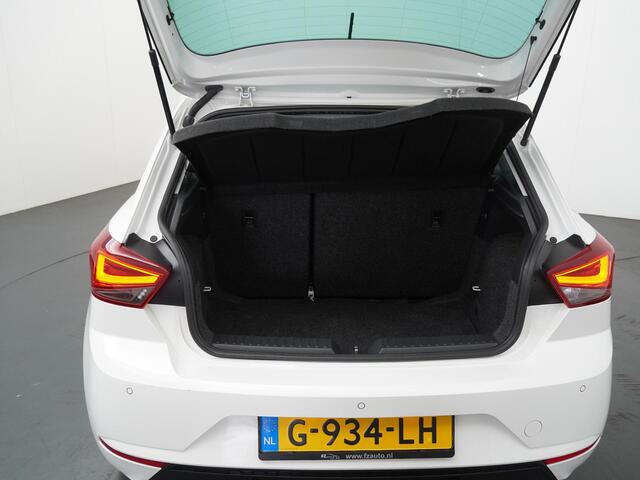 Seat IBIZA 1.0 TSI Style Business Intense - Navigatie - Achteruitrijcamera - Climate Control - Lichtmetalen velgen