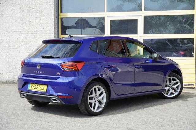 Seat IBIZA 1.0 TSI 5drs FR Business Intense Plus BJ2020 Lmv 17" | Led V+A | Pdc | Achteruitrijcamera | App-Connect | Navi | Virtual cockpit | Dashboard verlichting | Climate control | Cruise control | Sportstoelen | Sportstuur | Verwarmde voorstoelen | Zwarte hemel