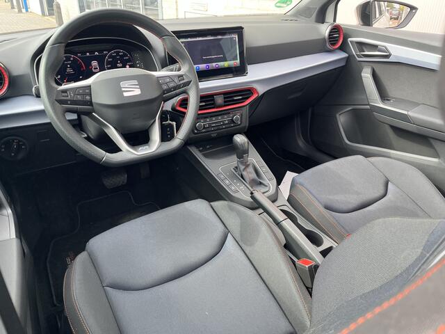 Seat IBIZA 1.0 EcoTSI FR / AUTOMAAT/ PANO/ ACC/ PARKEER SENSOREN V+A/ CAMERA/ STOELVERWARMING/ FULL LINK/ DIGITAL DASH/ RIJ-MODI/ NAVI/ DAB/ CLIMA/ 16'' LMV