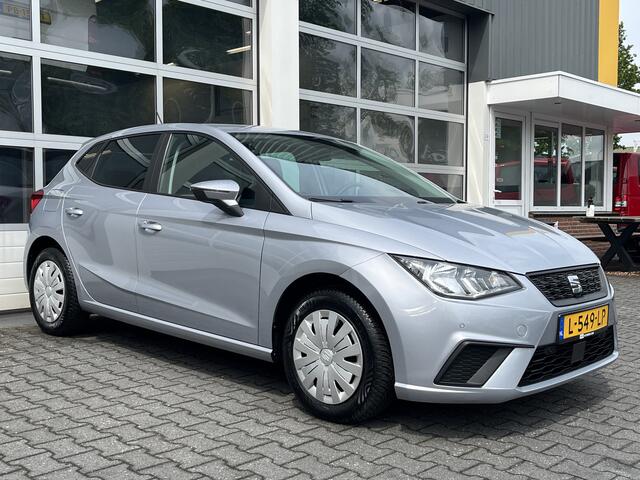 Seat IBIZA 1.0 TSI Style Business Airco Cruise controle Apple carplay Trekhaak 1000kg trekgewicht Telefoonverbinding Navigatiesysteem Stuurwielbediening Parkeersensoren voor en achter Camera