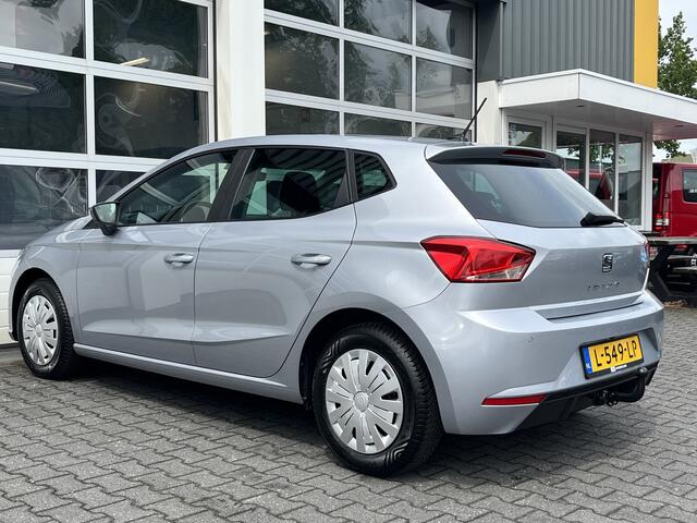 Seat IBIZA 1.0 TSI Style Business Airco Cruise controle Apple carplay Trekhaak 1000kg trekgewicht Telefoonverbinding Navigatiesysteem Stuurwielbediening Parkeersensoren voor en achter Camera