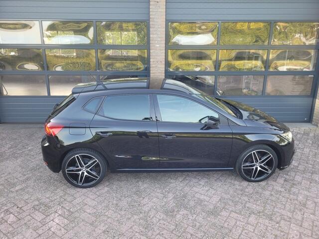 Seat IBIZA 1.0TSI FR Buiness Intense carplay, led verl, 18 inch, navi, camera