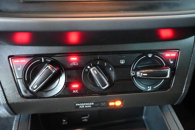 Seat IBIZA 1.0 TSI Automaat FR Business Intense CarPlay Led Cruise Airco Stoelverwarming Inruil Mogelijk!