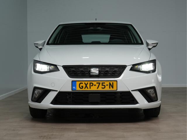 Seat IBIZA 1.0 95pk EcoTSI Style Plus Parkeerstensoren Airco Carplay Navigatie 240