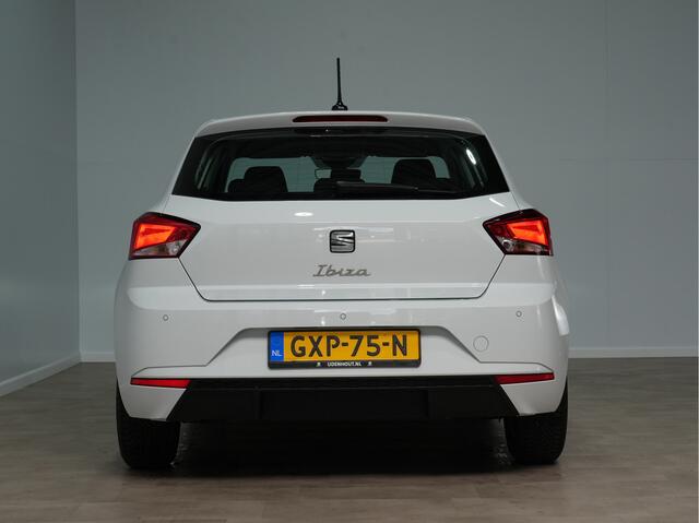 Seat IBIZA 1.0 95pk EcoTSI Style Plus Parkeerstensoren Airco Carplay Navigatie 240