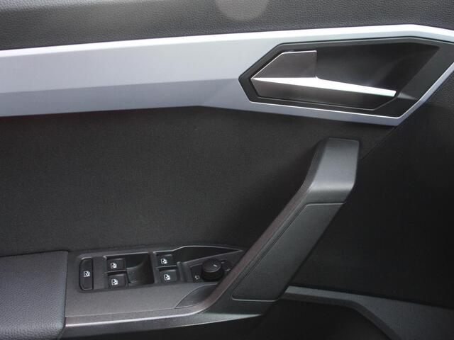 Seat IBIZA 1.0 TSI 110pk DSG FR Navigatie Apple Carplay/Android Auto Camera Parkeersensoren Adaptive cruise control Keyless Entry/Start Virtual Cockpit Stoelverwarming Ledverlichting Getinte ramen