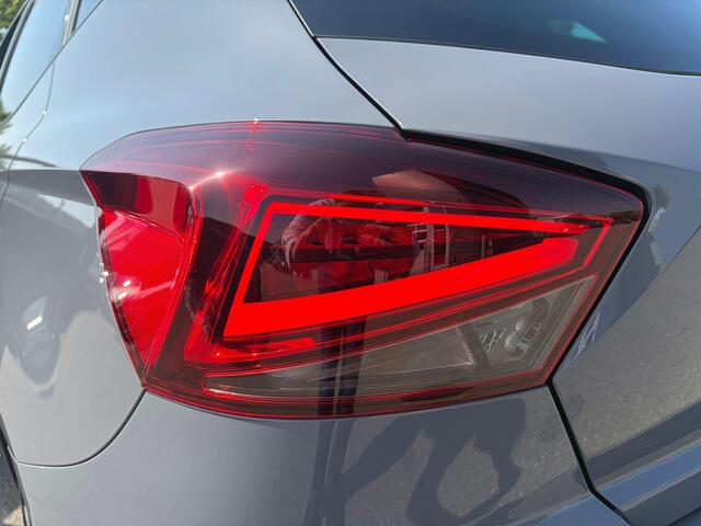Seat IBIZA 1.0 EcoTSI FR Business Connect 95pk | Navigatie via App | Parkeercamera | Verlengde garantie | 18 inch Lichtmetalen velgen