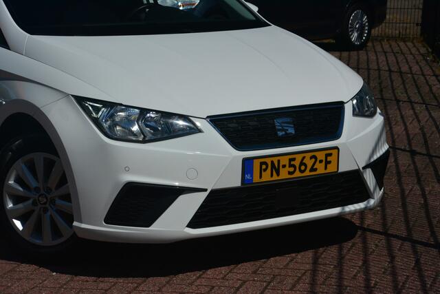 Seat IBIZA 1.0 TSI Style Business Intense Nederlandse auto 154575 NAP laatste beurt gehad bij 142000km met oa navigatie camera apple carplay airco cruise control pdc led