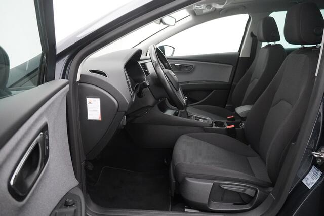 Seat LEON ST BWJ 2020 1.0 TSI 116 PK Style Ultimate Edition PANORAMA / CLIMA / NAVI / CRUISE / BLUETOOTH / KEYLESS ENTRY / KEYLESS START / PDC / LMV / APPLE CARP. / ANDROID AUT. / MULTIFUNCT. STUUR / PRIV. GLAS