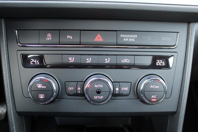 Seat LEON ST 1.0 EcoTSI Style Business Intense Automaat I NAVI I LED I CRUISE I PDC I