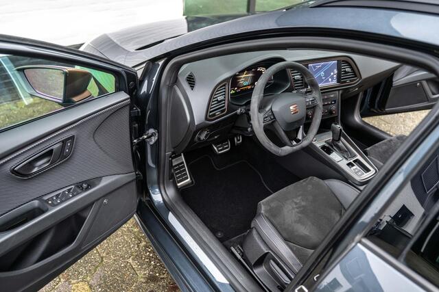 Seat LEON ST 2.0 TSI CUPRA R 4DRIVE ACC DCC Carbon Beats Pano