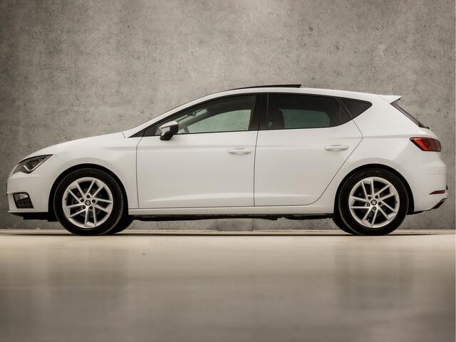 Seat LEON 1.0 TSI Intense Sport (SCHUIFDAK, APPLE CARPLAY, NAVIGATIE, CLIMATE, LEDER/ALCANTARA, ELEK BESTUURDERSSTOEL, LED KOPLAMPEN, KEYLESS, PARKEERSENSOREN, CRUISE, NIEUWSTAAT)