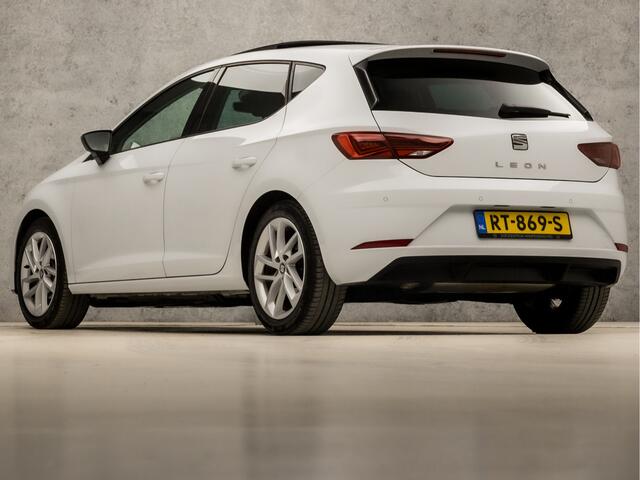 Seat LEON 1.0 TSI Intense Sport (SCHUIFDAK, APPLE CARPLAY, NAVIGATIE, CLIMATE, LEDER/ALCANTARA, ELEK BESTUURDERSSTOEL, LED KOPLAMPEN, KEYLESS, PARKEERSENSOREN, CRUISE, NIEUWSTAAT)