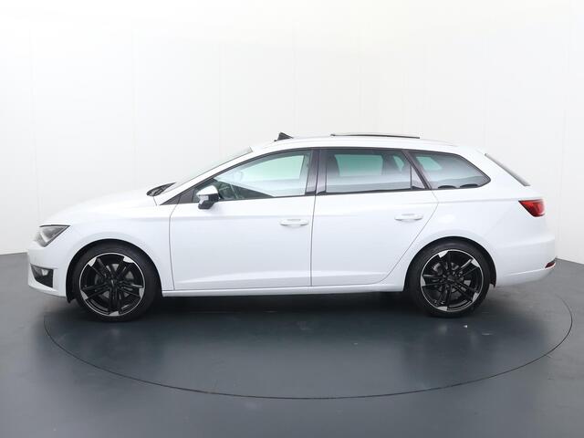 Seat LEON ST 1.4 EcoTSI FR Connect | 150 PK | Panorama dak | Multifunctioneel stuurwiel | Bluetooth | Spraakbediening | Cruise control | automatische verlichting | Inklapbare spiegels | Deurvergrendeling | Parkeersensoren | Climate | Dab+ | Navigatie FullMap | Appl