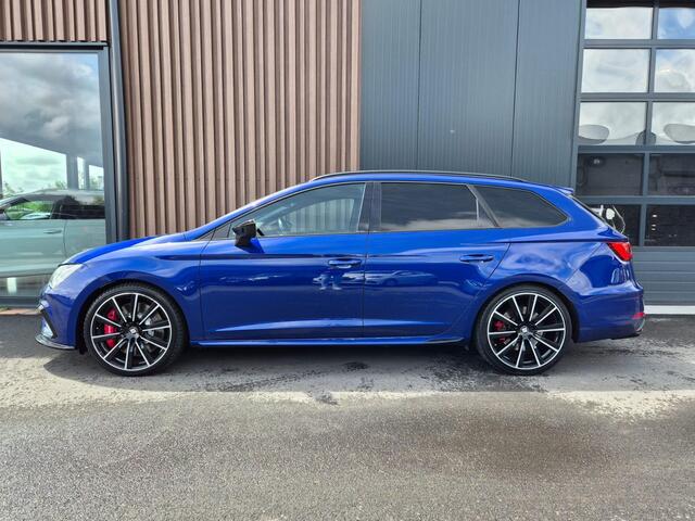 Seat LEON 2.0 TSI CUPRA 300 | Pano | Virtual | Keyless| Carbon