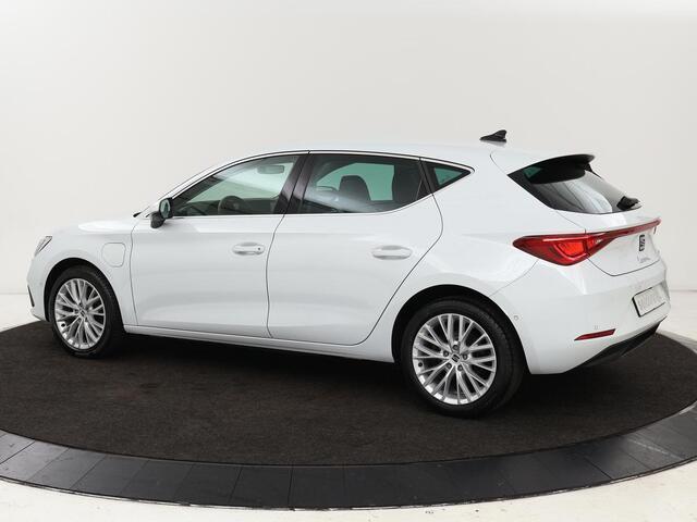 Seat LEON 1.4 TSI e-Hybrid PHEV | Stoel & stuurverwarming | Leder/Alcantara | Carplay | Camera | Navigatie | Memory | Park Assist | Full LED