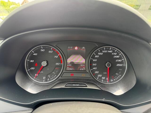 Seat LEON 1.0 TSI Style Bns Intense ecc,navigatie,lmv,dglas,chroom,pdc