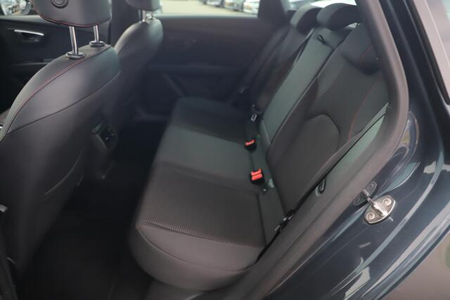 Seat LEON ST 1.5 TSI FR Ultimate Edition 150PK Automaat Trekhaak Virtual Navigatie Carplay Android Achteruitrijcamera Full LED Beats Audio