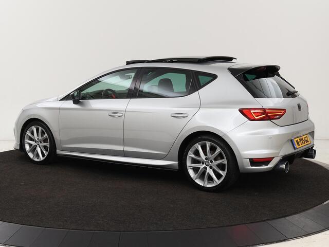 Seat LEON 1.4 TSI FR Xcellence | Panoramadak | Camera | Stoelverwarming | Half leder/Alcantara | Carplay | Full LED