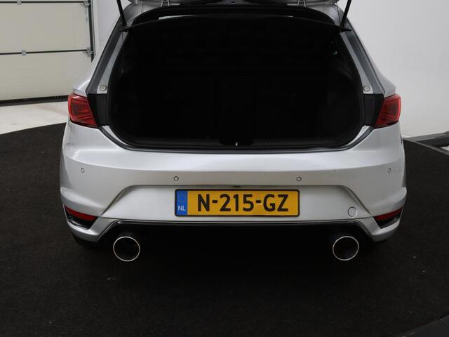 Seat LEON 1.4 TSI FR Xcellence | Panoramadak | Camera | Stoelverwarming | Half leder/Alcantara | Carplay | Full LED