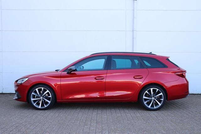 Seat LEON Sportstourer 1.5 eTSI FR Launch Edition