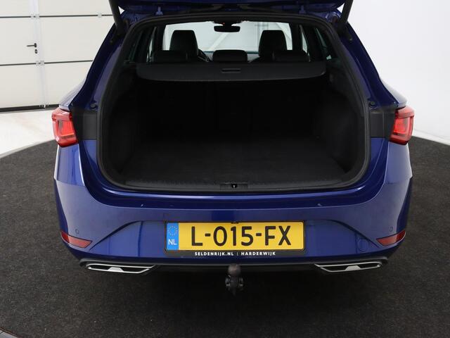 Seat LEON Sportstourer 1.4 TSI eHybrid PHEV FR Business Intense | Camera | Stoel & Stuurverwarming | Trekhaak | Carplay | Full LED | Sfeerverlichting