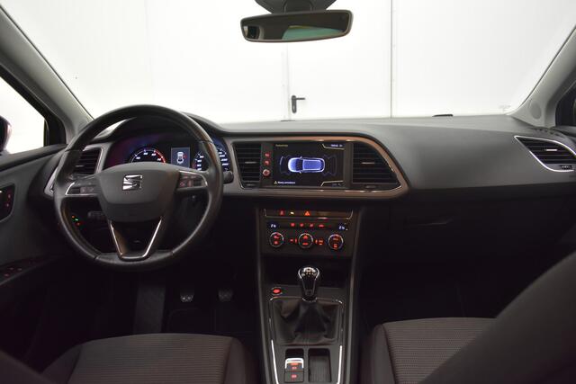 Seat LEON ST 1.0 EcoTSI Style Business Intense Trekhaak Navi Cruise Apple Carplay PDC NL Auto