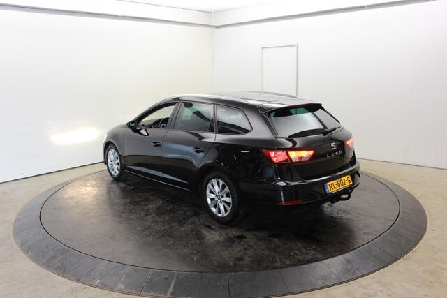 Seat LEON ST 1.0 EcoTSI Style Business Intense Trekhaak Navi Cruise Apple Carplay PDC NL Auto