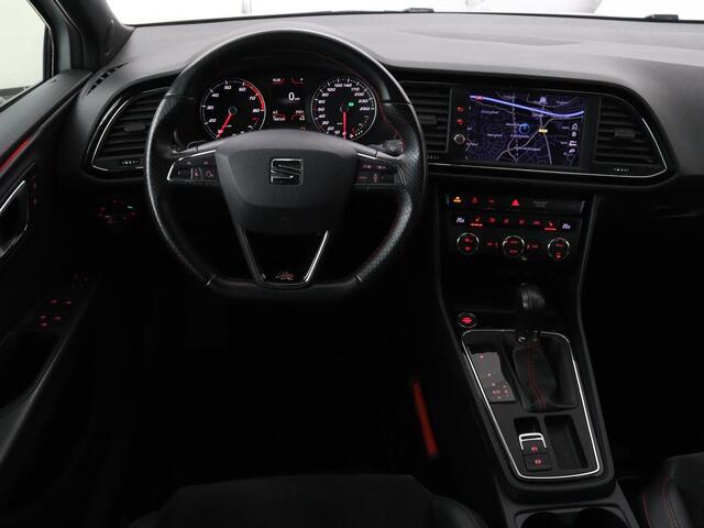 Seat LEON ST 1.5 TSI FR Intense | Panoramadak | DSG | Stoelverwarming | Carplay | Camera | Trekhaak | Full-LED | Keyless | Navigatie