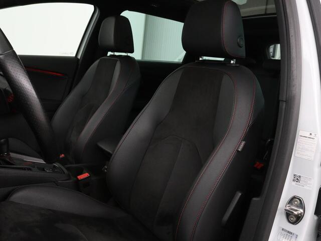Seat LEON ST 1.5 TSI FR Intense | Panoramadak | DSG | Stoelverwarming | Carplay | Camera | Trekhaak | Full-LED | Keyless | Navigatie