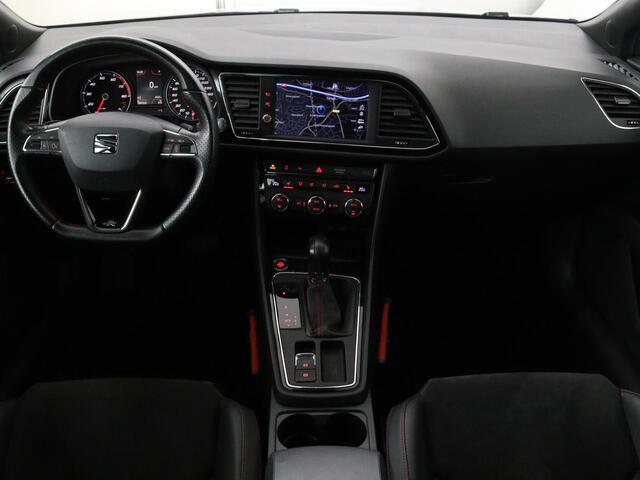 Seat LEON ST 1.5 TSI FR Intense | Panoramadak | DSG | Stoelverwarming | Carplay | Camera | Trekhaak | Full-LED | Keyless | Navigatie