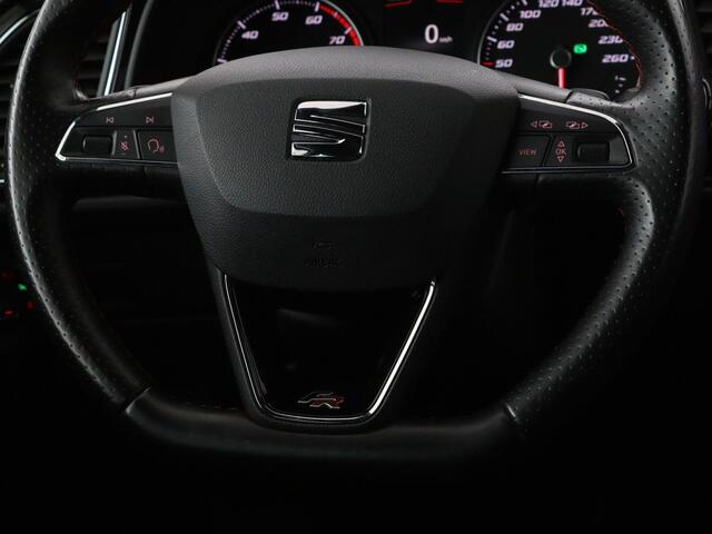 Seat LEON ST 1.5 TSI FR Intense | Panoramadak | DSG | Stoelverwarming | Carplay | Camera | Trekhaak | Full-LED | Keyless | Navigatie