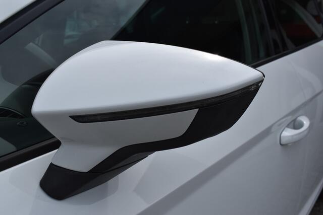 Seat LEON 1.0 EcoTSI Style Connect / Schuif-/kanteldak / Cruise / Camera / Trekhaak afn. / Sportstoelen